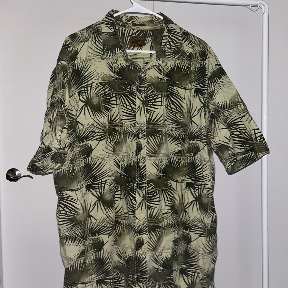St. John's Bay Green Palm Print Casual Button Down Shirt